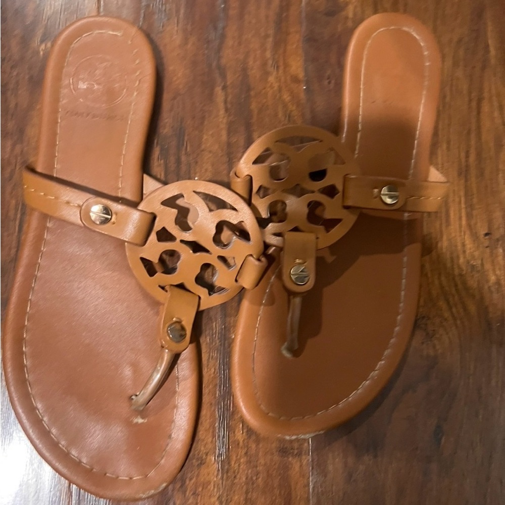 Tory Burch Tan Leather Logo Cutout Thong Sandals